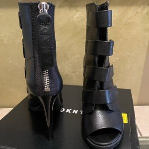 Dkny blake sandal booties Black size 8.5